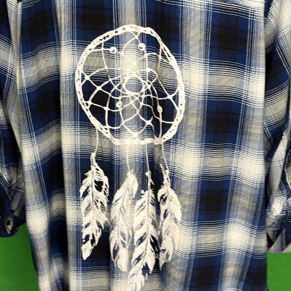 Blue plaid shirt (3X) with a dream catcher design on the back. Gorgeous - Picture 3 of 16